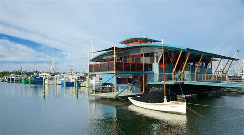 tv guide lakes entrance.